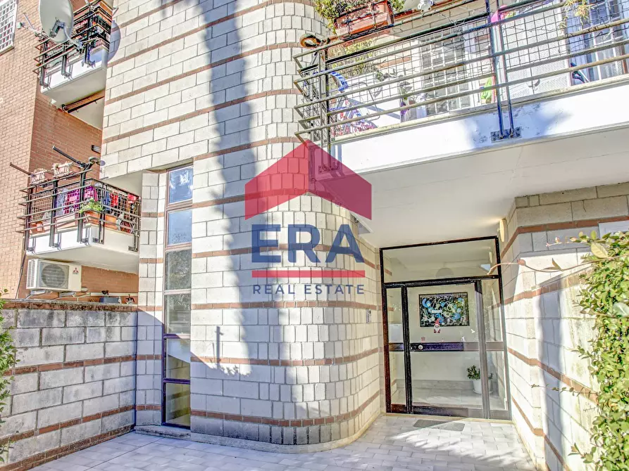 Immagine 2 di Appartamento in vendita  in Via Ezio d'Errico 45 a Roma