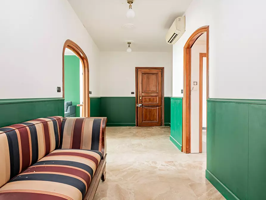 Immagine 13 di Appartamento in vendita  in Via Santa Sofia 27 a Milano
