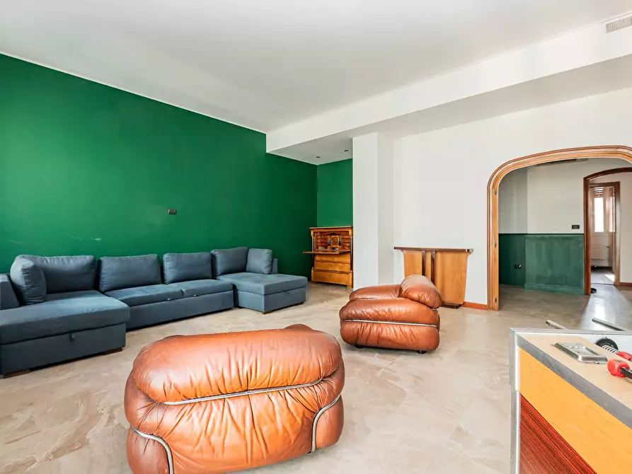 Immagine 11 di Appartamento in vendita  in Via Santa Sofia 27 a Milano