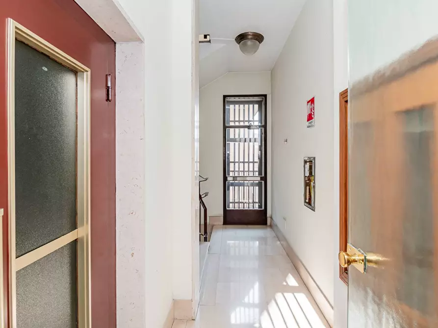Immagine 44 di Appartamento in vendita  in Via Santa Sofia 27 a Milano