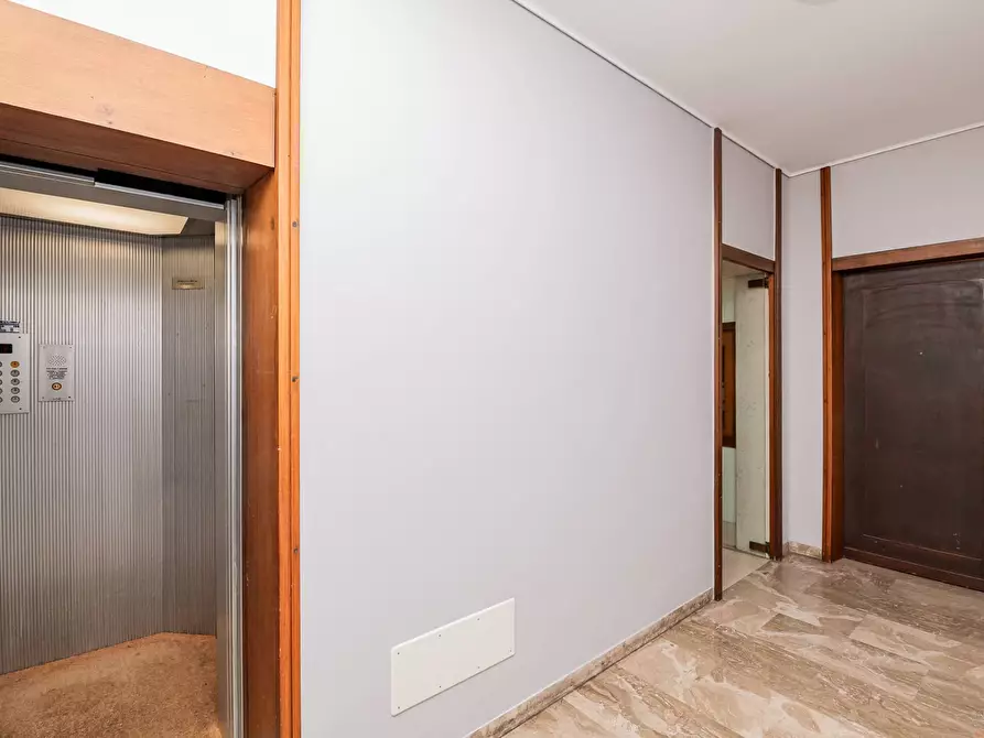 Immagine 47 di Appartamento in vendita  in Via Santa Sofia 27 a Milano
