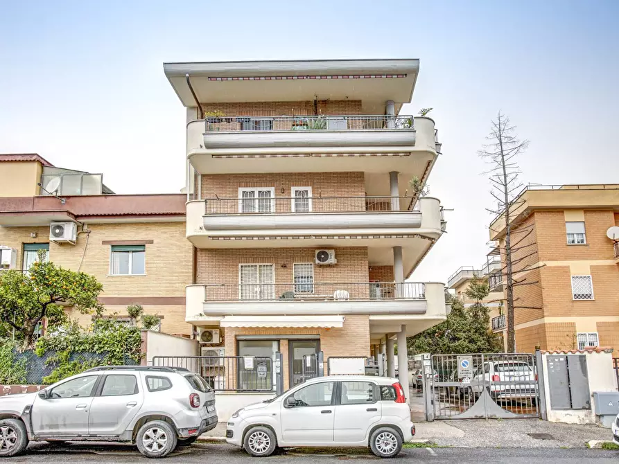 Immagine 3 di Appartamento in vendita  in Via Confalonieri 4 a Pomezia