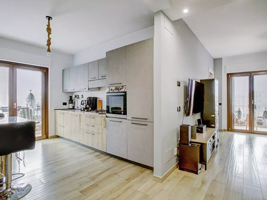 Immagine 4 di Appartamento in vendita  in Via Confalonieri 4 a Pomezia