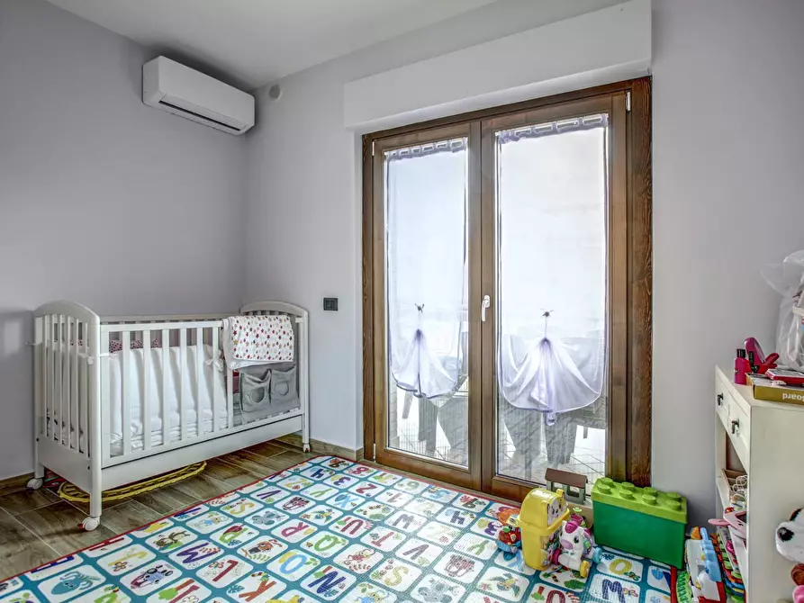 Immagine 13 di Appartamento in vendita  in Via Confalonieri 4 a Pomezia