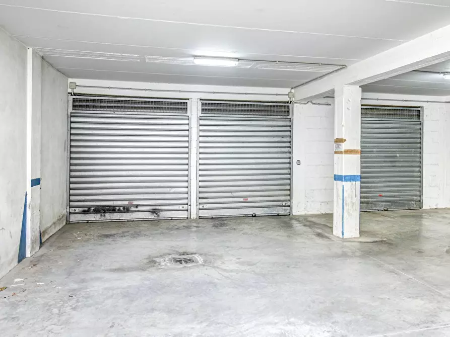 Immagine 21 di Appartamento in vendita  in Via Confalonieri 4 a Pomezia