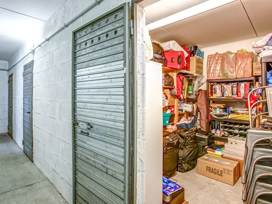 Immagine 23 di Appartamento in vendita  in Via Confalonieri 4 a Pomezia