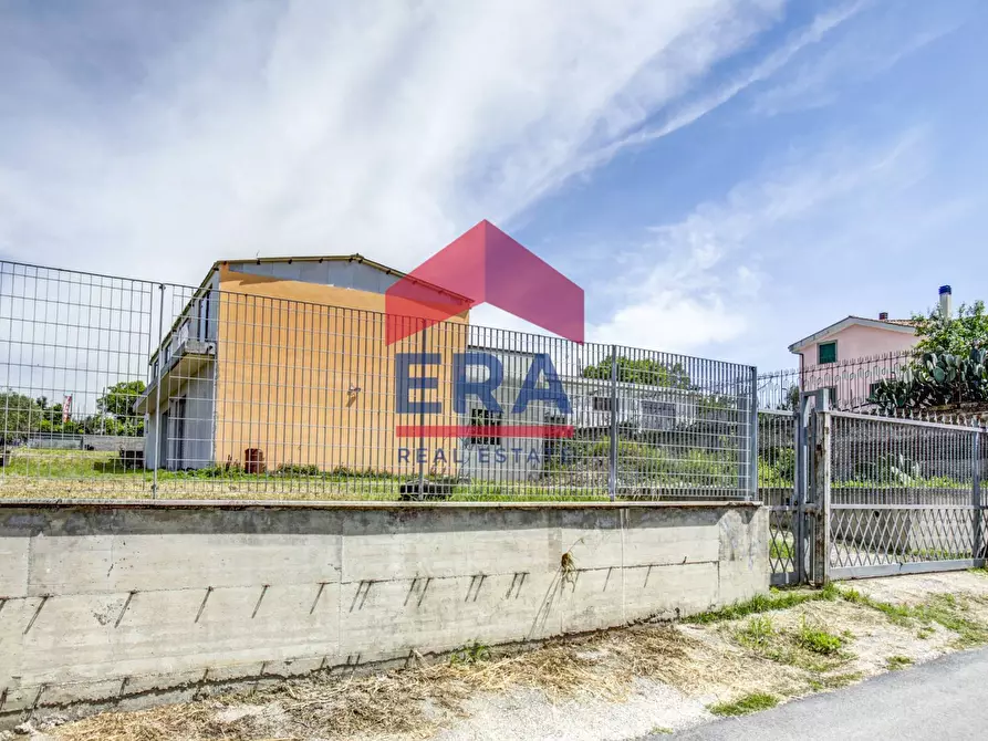 Immagine 5 di Locale commerciale in vendita  in via dei peschi a Ardea