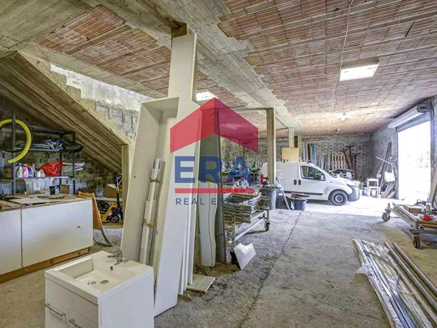 Immagine 13 di Locale commerciale in vendita  in via dei peschi a Ardea