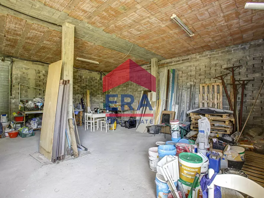 Immagine 14 di Locale commerciale in vendita  in via dei peschi a Ardea