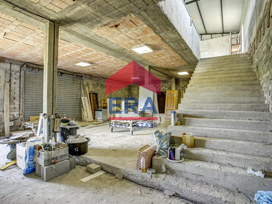 Immagine 15 di Locale commerciale in vendita  in via dei peschi a Ardea