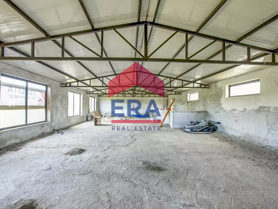 Immagine 19 di Locale commerciale in vendita  in via dei peschi a Ardea