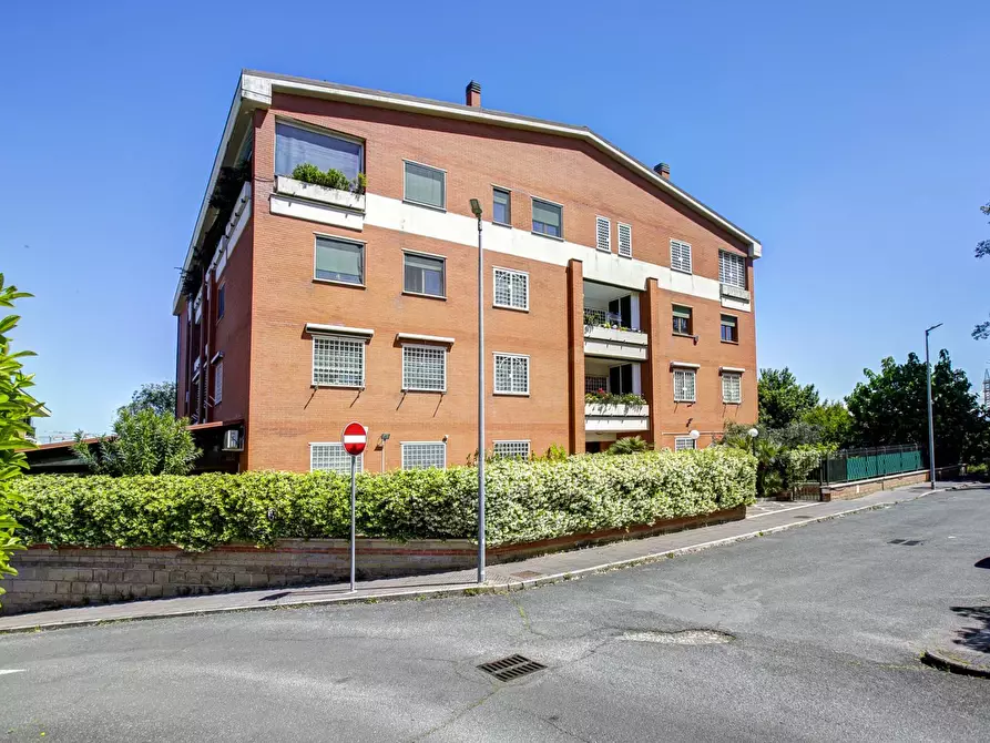 Immagine 24 di Attico in vendita  in Via Renato Caccioppoli 310 a Roma