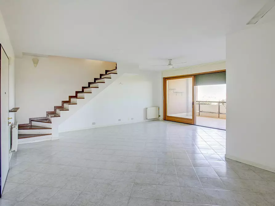 Immagine 2 di Attico in vendita  in Via Renato Caccioppoli 310 a Roma