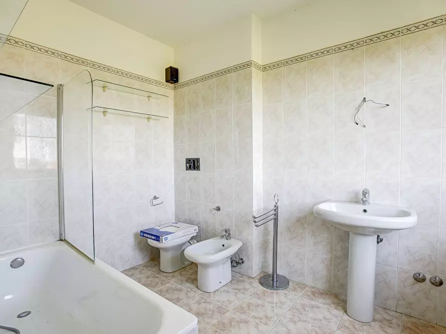 Immagine 13 di Attico in vendita  in Via Renato Caccioppoli 310 a Roma