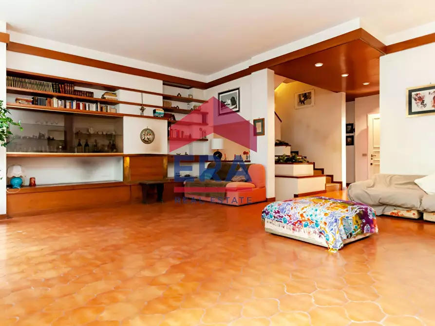 Immagine 1 di Villetta a schiera in vendita  in Via Vincenzo Arangio Ruiz 23 a Roma