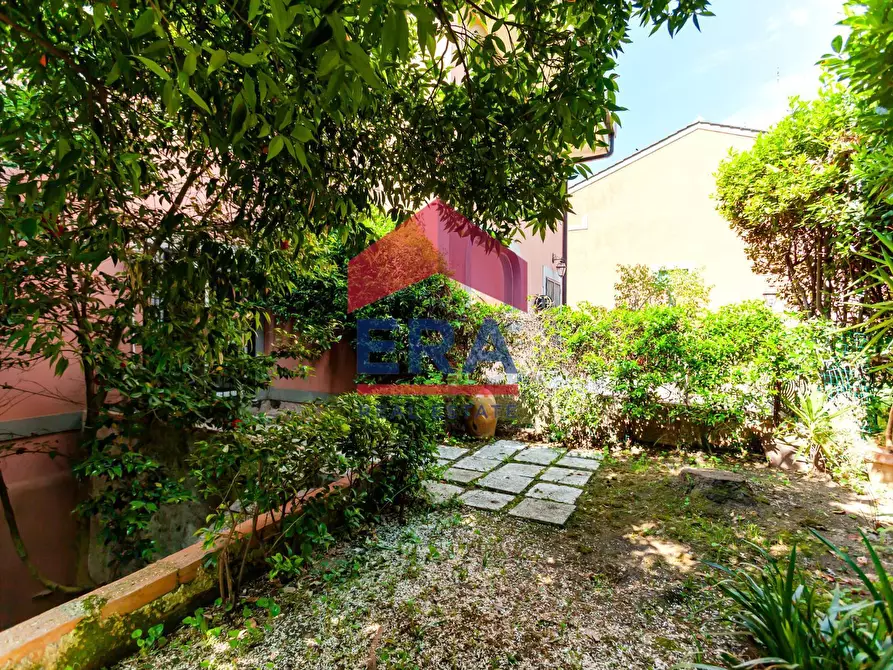 Immagine 27 di Villetta a schiera in vendita  in Via Vincenzo Arangio Ruiz 23 a Roma