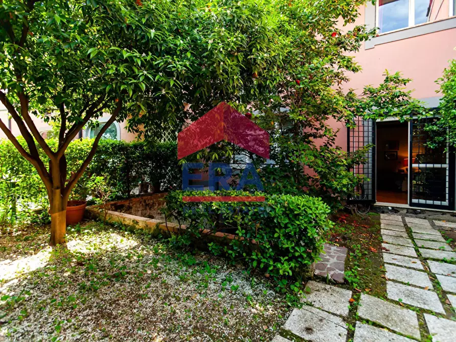 Immagine 28 di Villetta a schiera in vendita  in Via Vincenzo Arangio Ruiz 23 a Roma