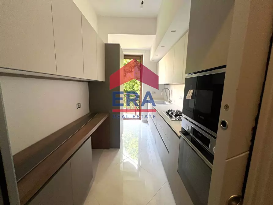 Immagine 13 di Appartamento in vendita  in Via Casalinuovo 21 a Roma