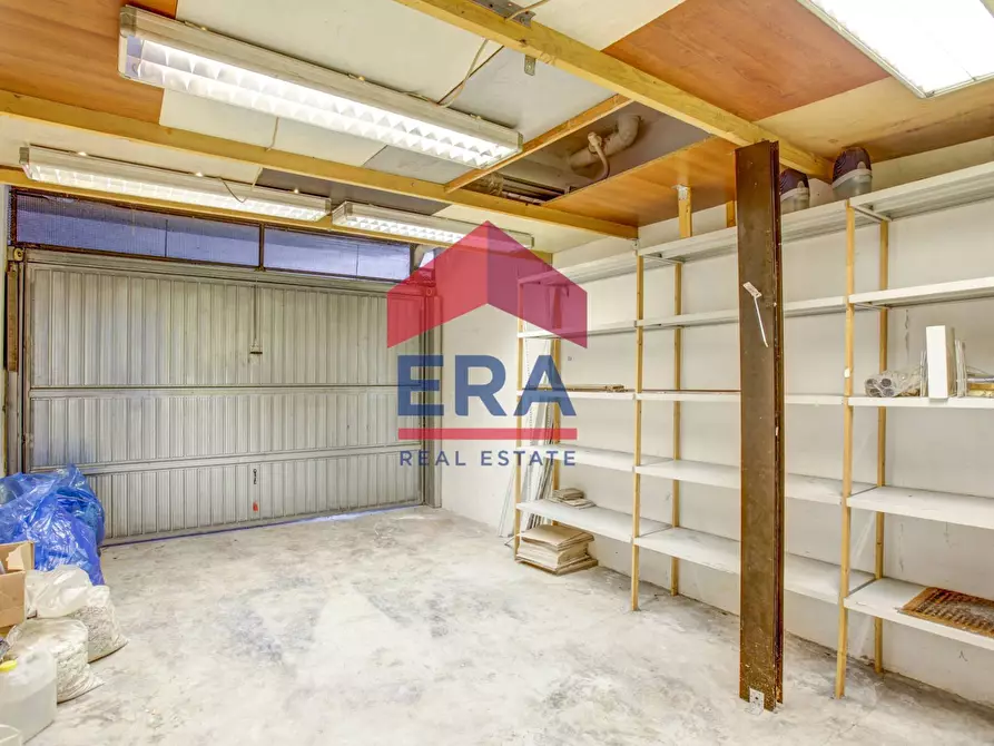 Immagine 25 di Villetta a schiera in vendita  in Via Vittorio Alpe 8 a Roma