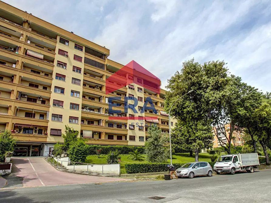 Immagine 19 di Appartamento in vendita  in Viale degli Eroi di Rodi 85 a Roma