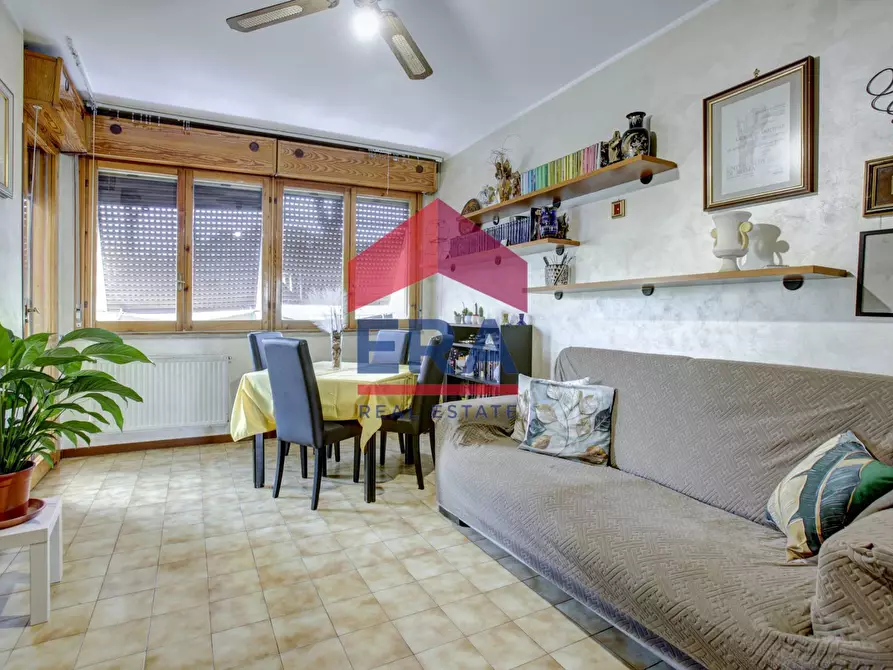 Immagine 3 di Appartamento in vendita  in Viale degli Eroi di Rodi 85 a Roma