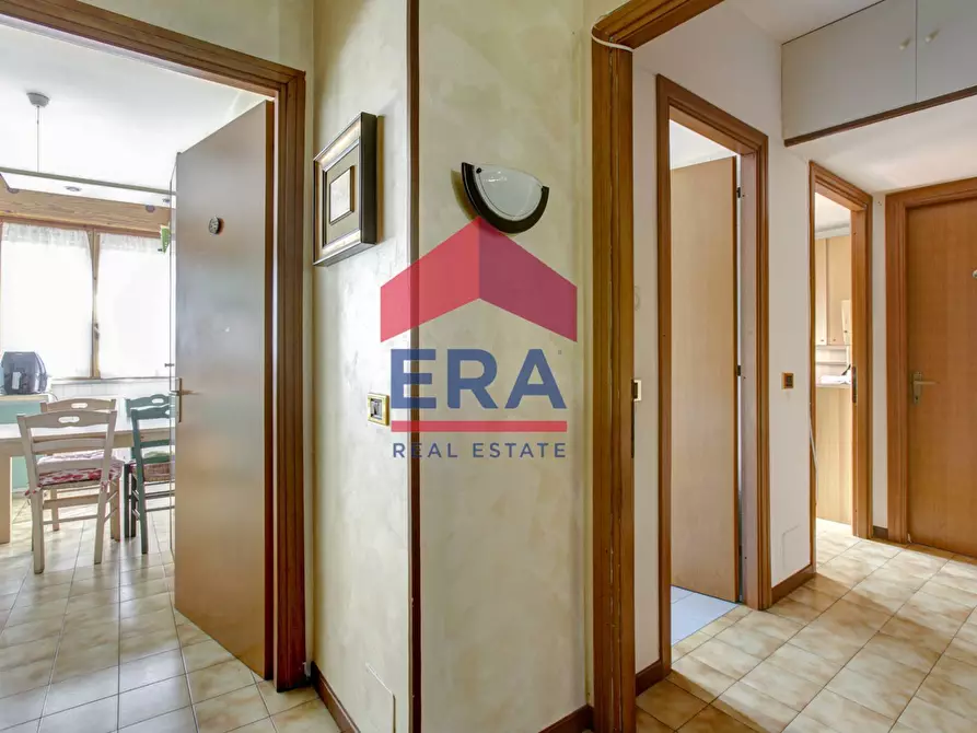 Immagine 5 di Appartamento in vendita  in Viale degli Eroi di Rodi 85 a Roma