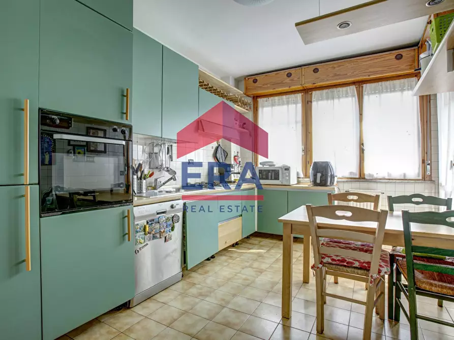 Immagine 6 di Appartamento in vendita  in Viale degli Eroi di Rodi 85 a Roma