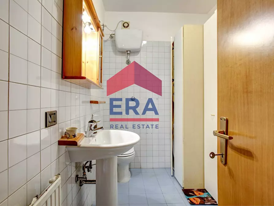 Immagine 13 di Appartamento in vendita  in Viale degli Eroi di Rodi 85 a Roma