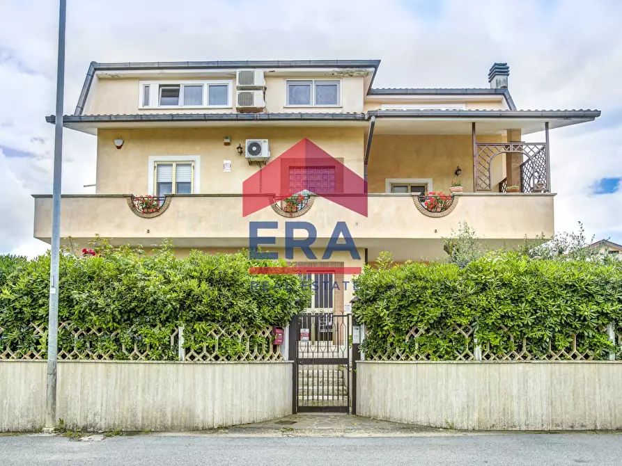 Immagine 2 di Appartamento in vendita  in Via delle Gardenie 24 a Pomezia