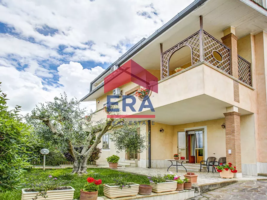 Immagine 3 di Appartamento in vendita  in Via delle Gardenie 24 a Pomezia