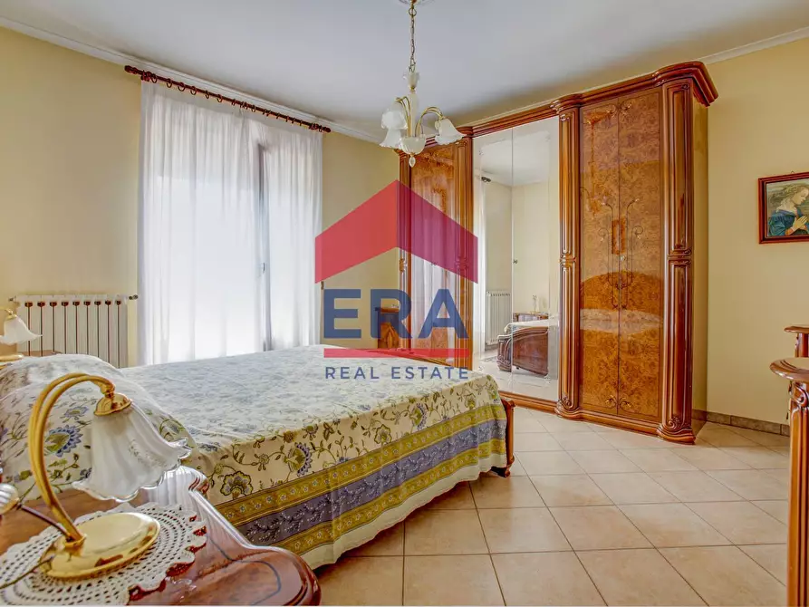 Immagine 10 di Appartamento in vendita  in Via delle Gardenie 24 a Pomezia