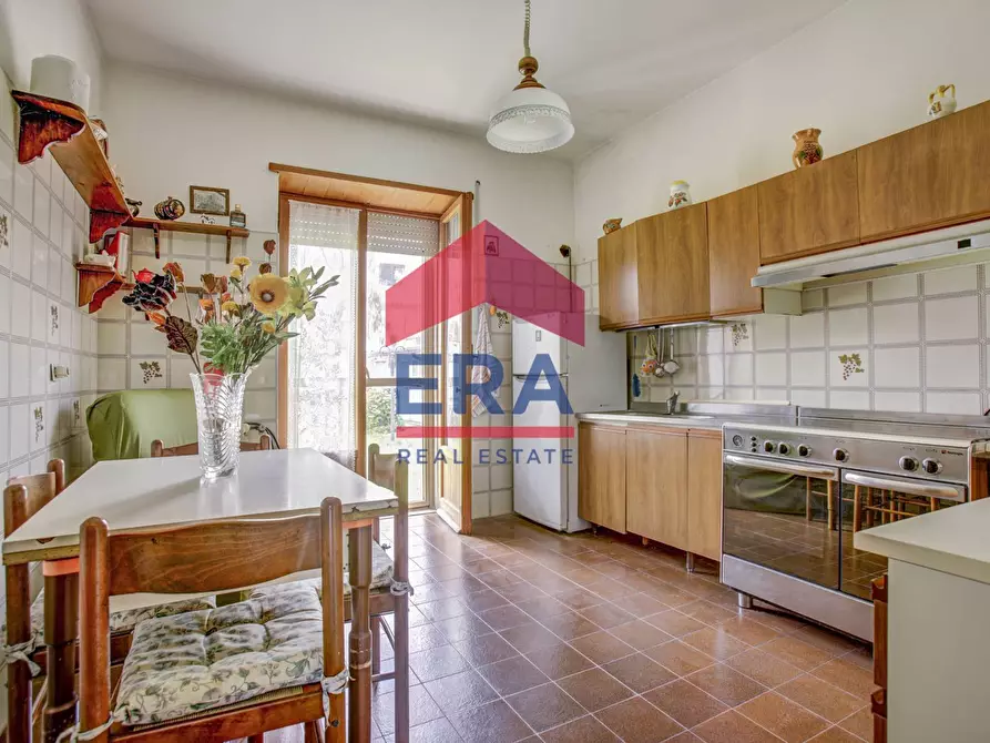 Immagine 12 di Appartamento in vendita  in Via delle Gardenie 24 a Pomezia