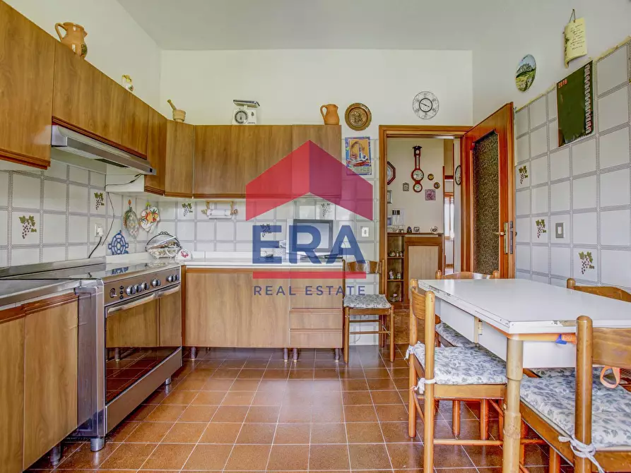 Immagine 13 di Appartamento in vendita  in Via delle Gardenie 24 a Pomezia