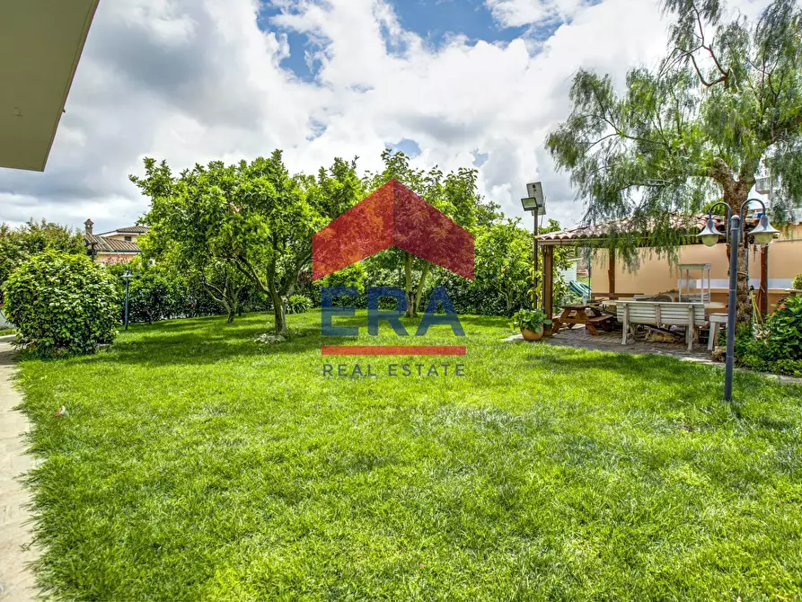 Immagine 17 di Appartamento in vendita  in Via delle Gardenie 24 a Pomezia