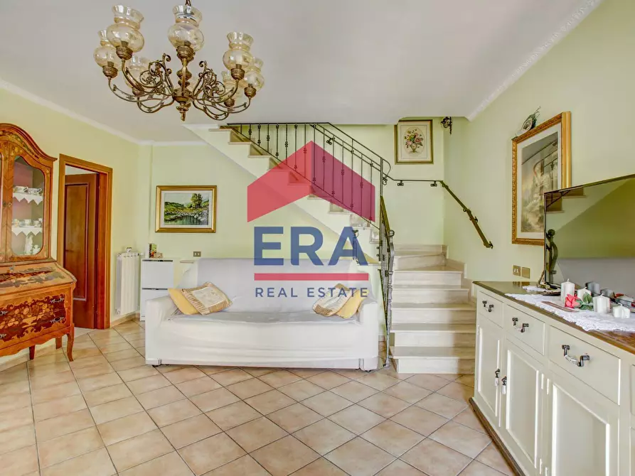 Immagine 11 di Casa semindipendente in vendita  in via Pontedera 15/a a Pomezia