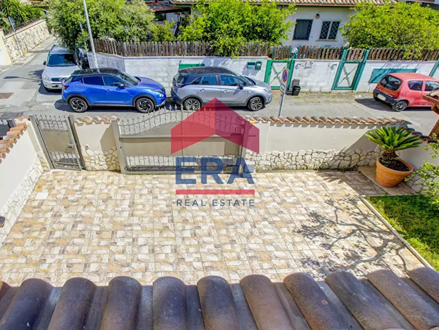 Immagine 18 di Casa semindipendente in vendita  in via Pontedera 15/a a Pomezia