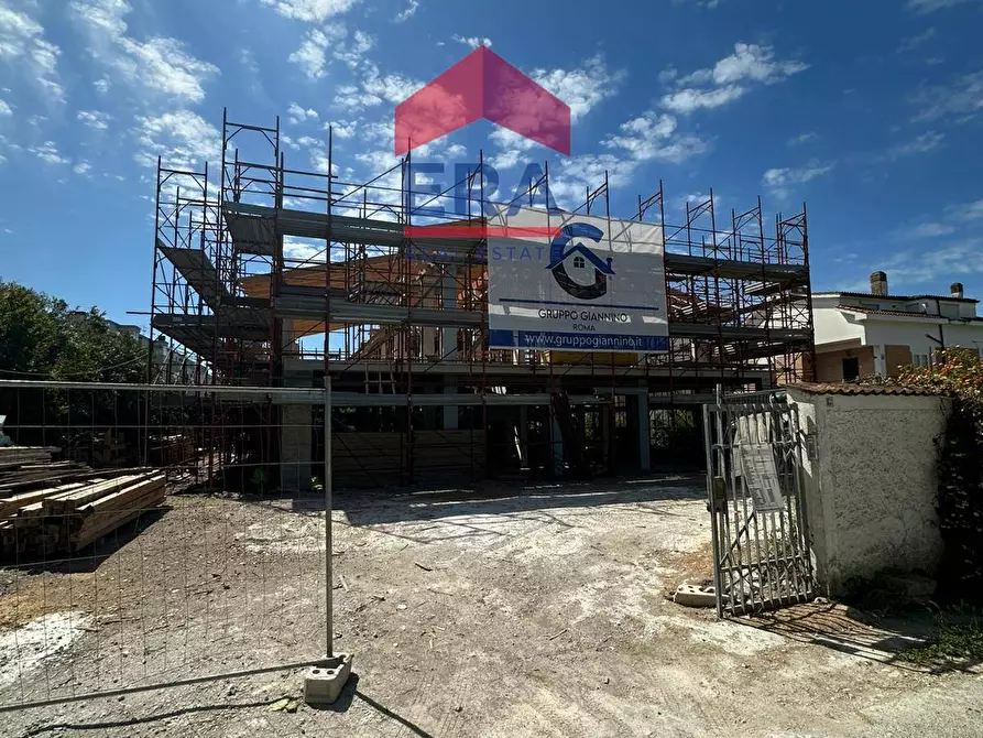 Immagine 15 di Villa in vendita  in Via Arianna snc a Ardea