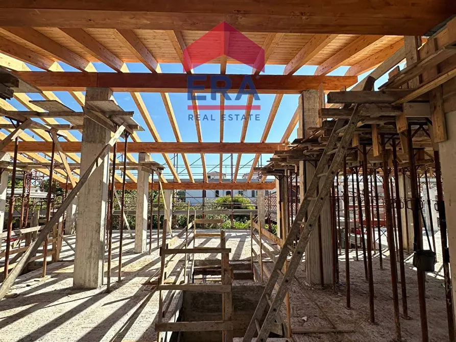 Immagine 11 di Villa in vendita  in Via Arianna snc a Ardea