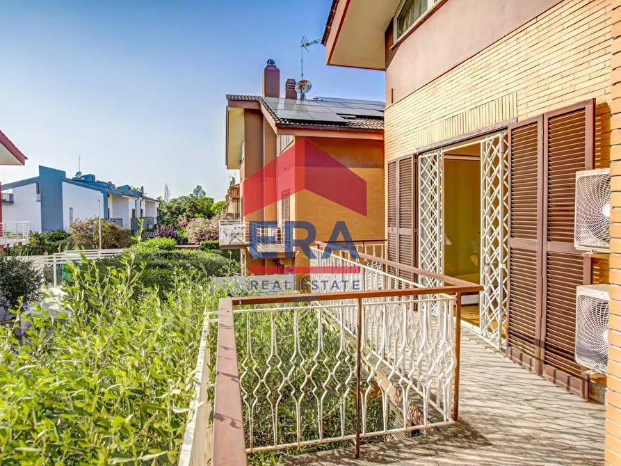 Immagine 15 di Villetta a schiera in vendita  in Via Sofocle 152 a Roma