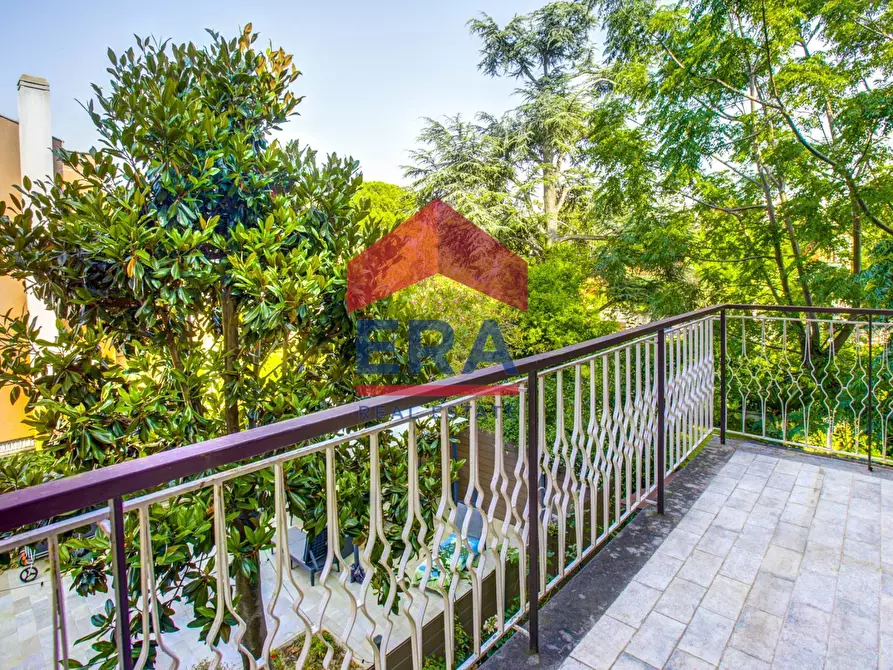 Immagine 17 di Villetta a schiera in vendita  in Via Sofocle 152 a Roma