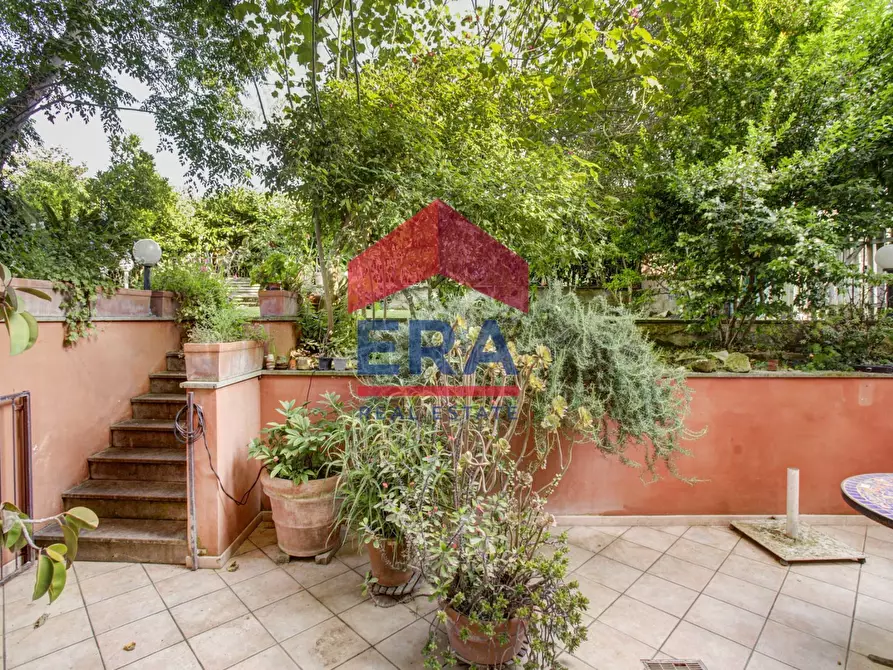 Immagine 25 di Villetta a schiera in vendita  in Via Sofocle 152 a Roma