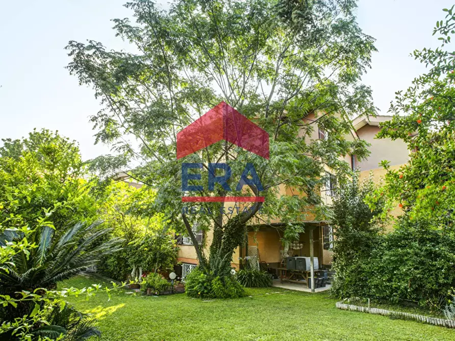 Immagine 28 di Villetta a schiera in vendita  in Via Sofocle 152 a Roma