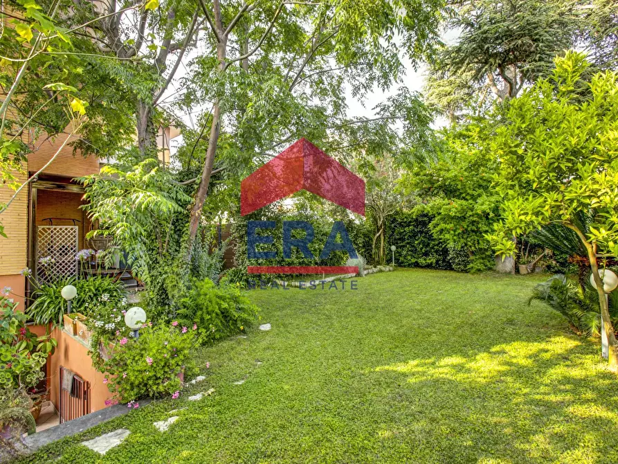 Immagine 30 di Villetta a schiera in vendita  in Via Sofocle 152 a Roma