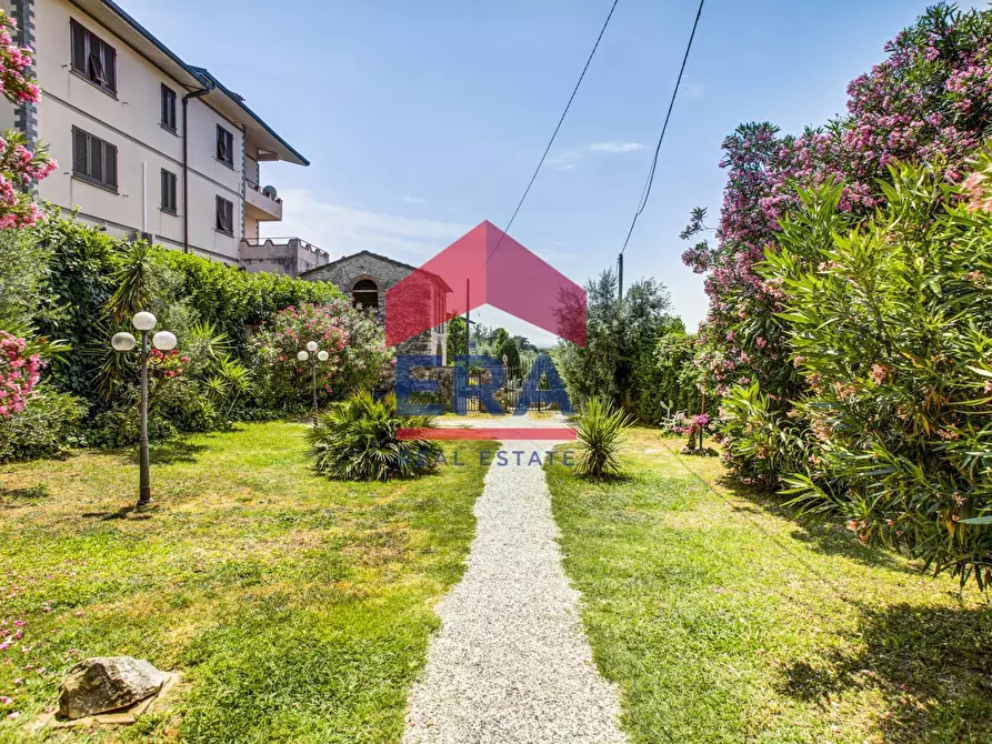 Immagine 39 di Rustico / casale in vendita  in Via Giuseppe Ungaretti 272/274 a Monsummano Terme