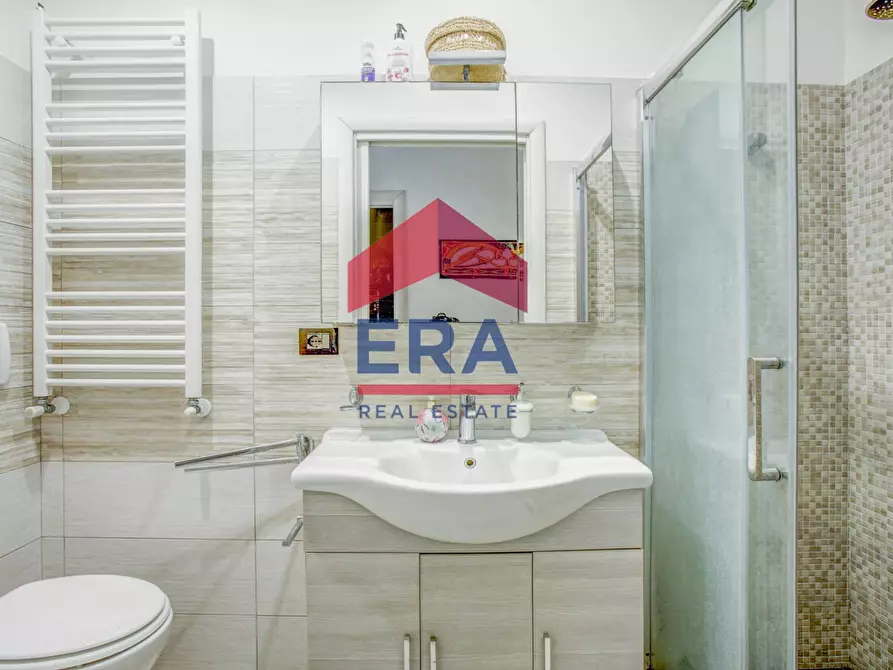 Immagine 14 di Rustico / casale in vendita  in Via dei Castelli Romani 110 a Pomezia