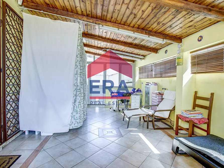 Immagine 15 di Rustico / casale in vendita  in Via dei Castelli Romani 110 a Pomezia