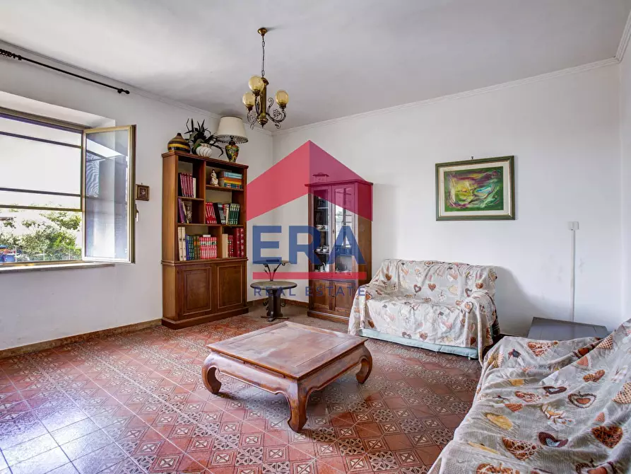 Immagine 23 di Rustico / casale in vendita  in Via dei Castelli Romani 110 a Pomezia