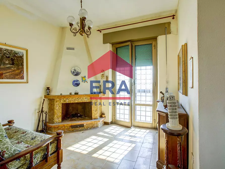 Immagine 27 di Rustico / casale in vendita  in Via dei Castelli Romani 110 a Pomezia