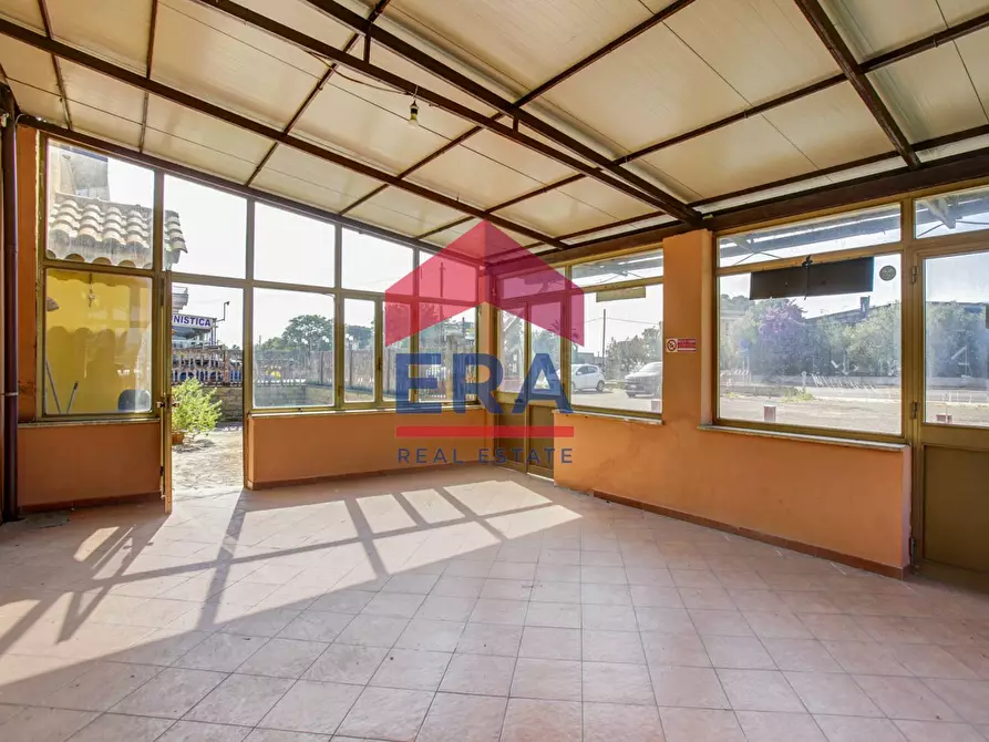 Immagine 29 di Rustico / casale in vendita  in Via dei Castelli Romani 110 a Pomezia