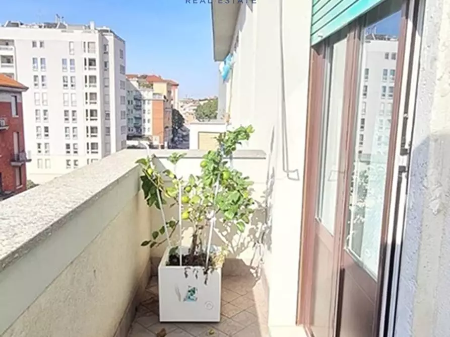 Immagine 1 di Appartamento in vendita  in Via Maestri Campionesi a Milano